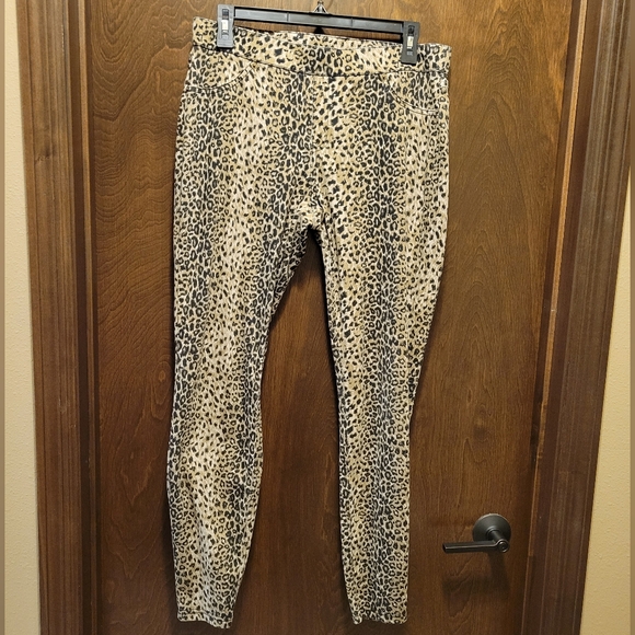 Leopard Print Pants - Picture 2 of 8